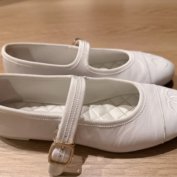 AUTHENTIC CHANEL Classic White Mary Jane Shoes w/ box and shoe bags - Picture 2 of 11